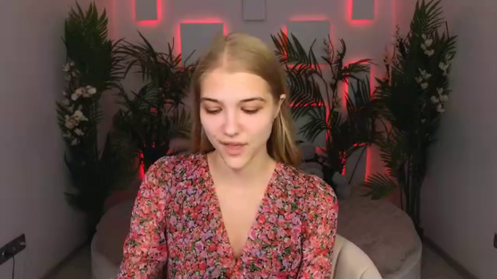 chloe-lins