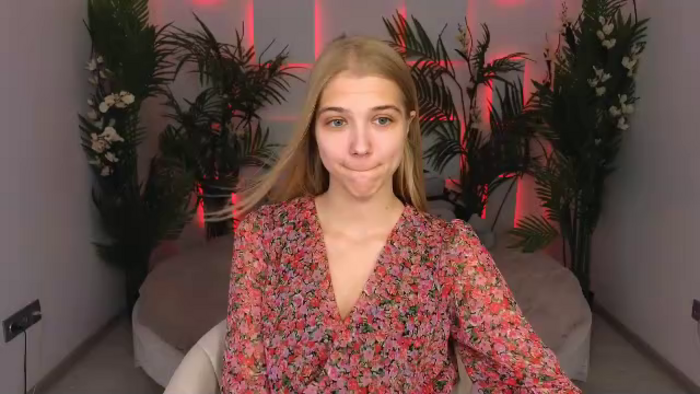 chloe-lins