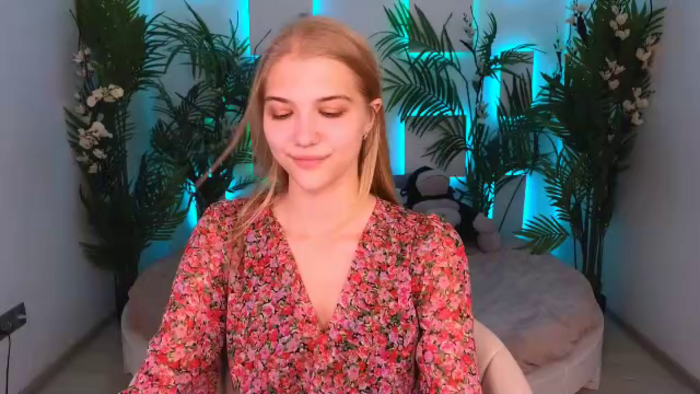 chloe-lins