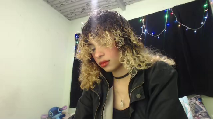 petite-ariana