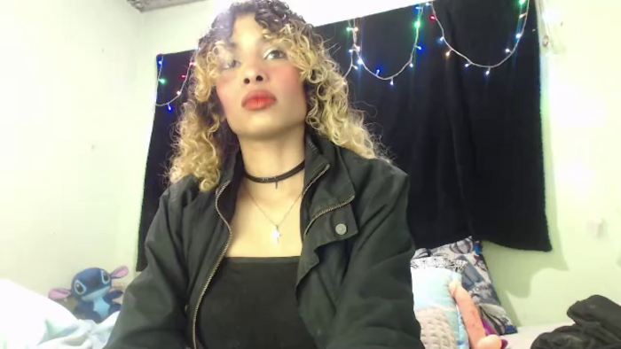 petite-ariana