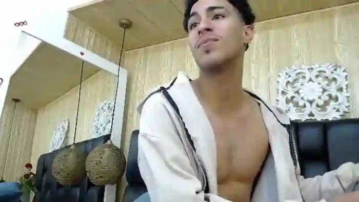 2024/07/25/flirt4free-zack-diimitri-17-32-15