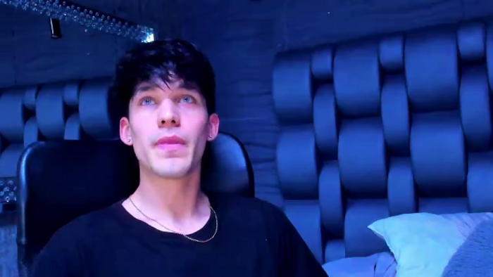 noah-brigth