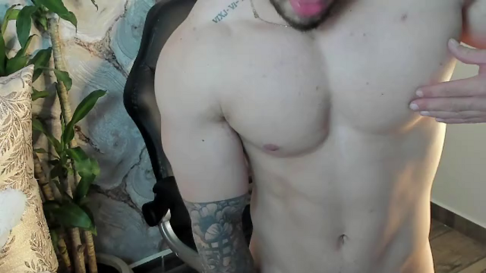 valenthino-king