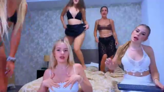 the-live-house-girls
