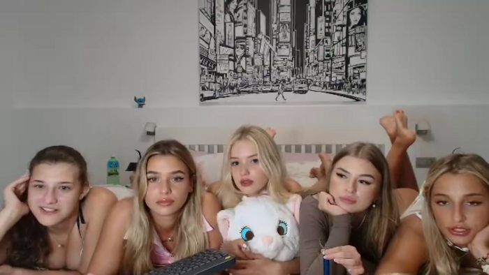 the-live-house-girls