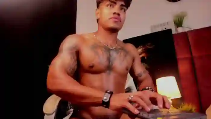 2024/08/08/flirt4free-young-laroi-02-46-50