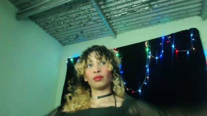 petite-ariana