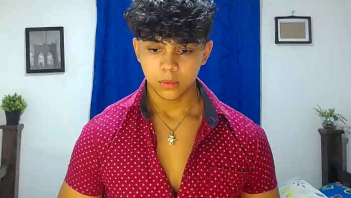 noah-prada