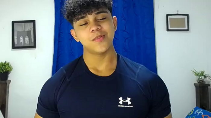 noah-prada