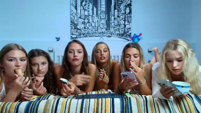 the-live-house-girls