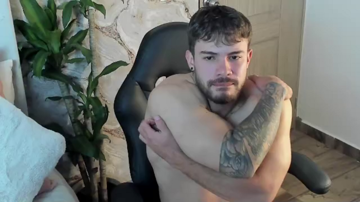 valenthino-king