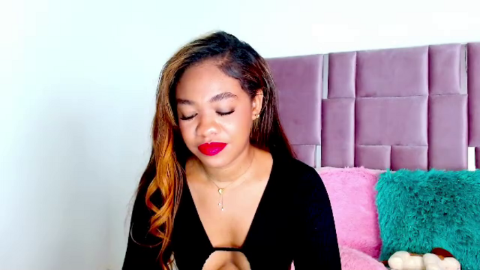 nahomy-jones