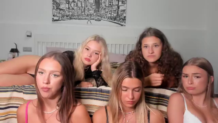 the-live-house-girls
