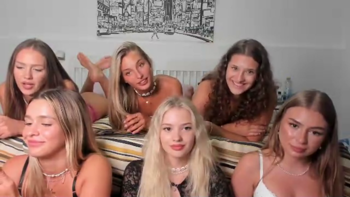 the-live-house-girls