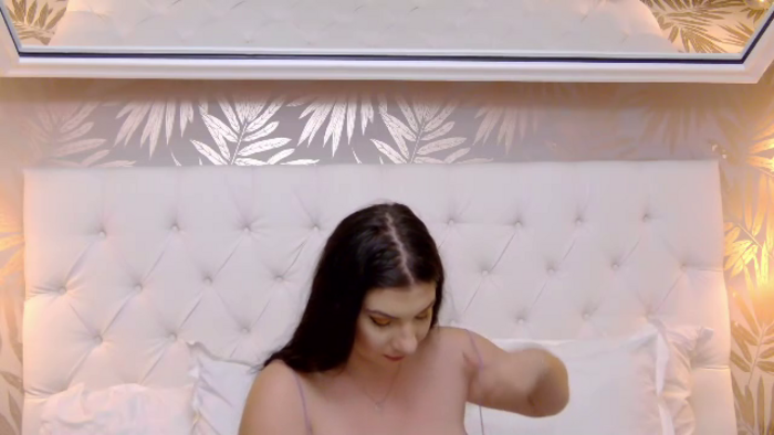 hailee-diaz