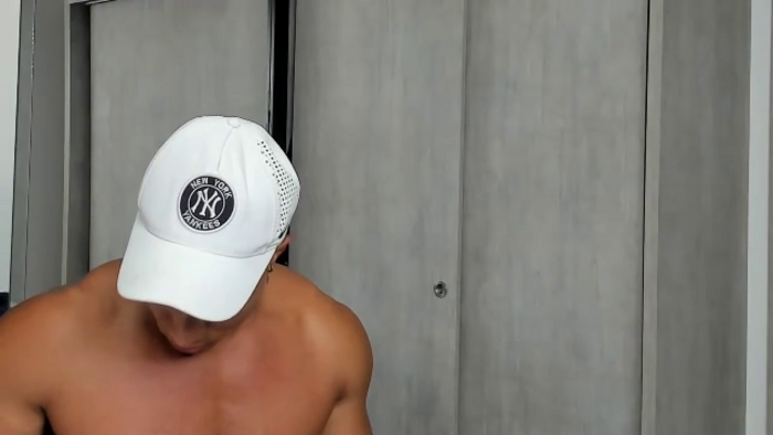 mat-strong