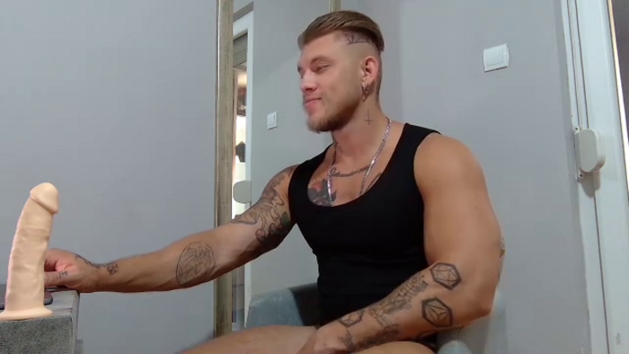 richie-grey