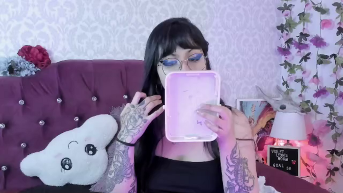 violet-lyon