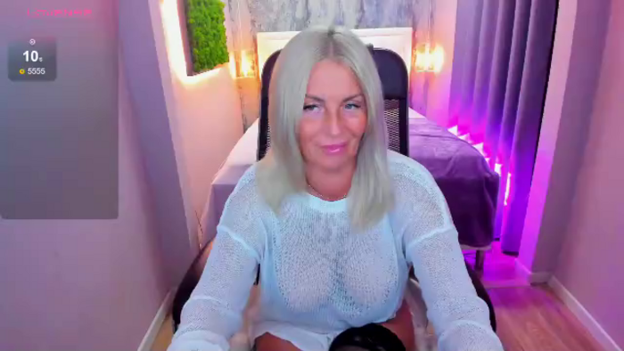 scarlett-mai
