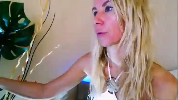 2024/09/09/flirt4free-olivia-candy-05-27-26