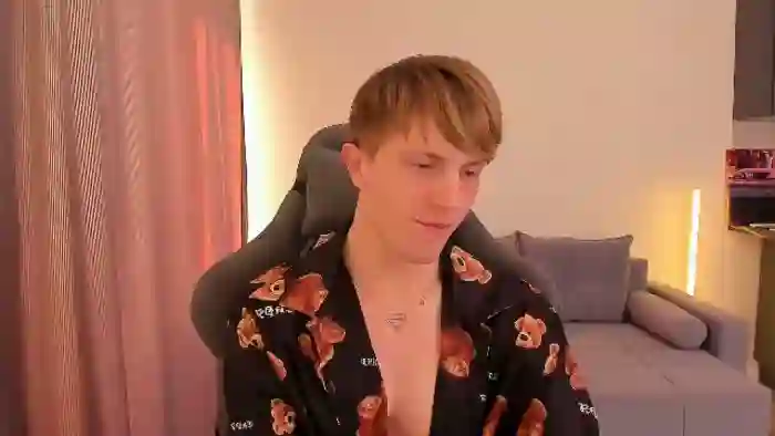 2024/09/09/flirt4free-curtis-crew-05-04-14