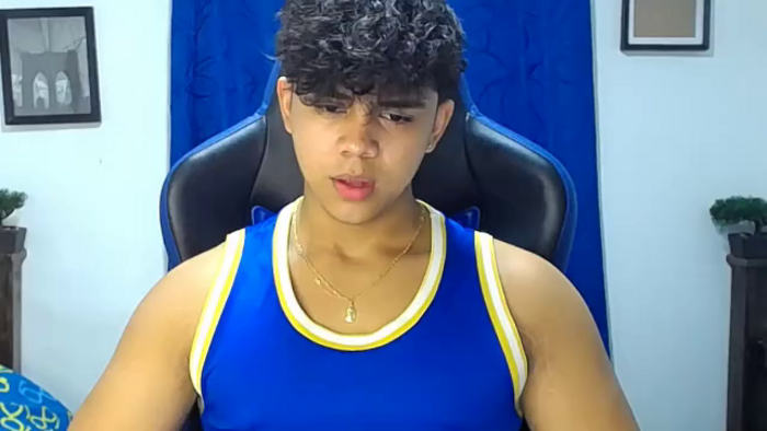 noah-prada