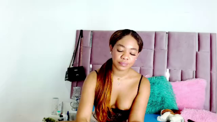 nahomy-jones