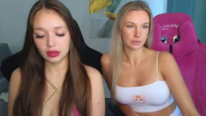 megan-and-vanessa
