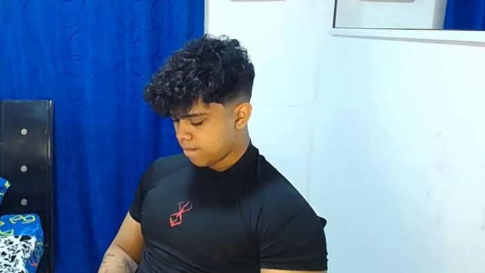noah-prada