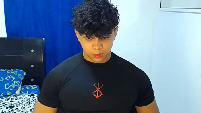 noah-prada