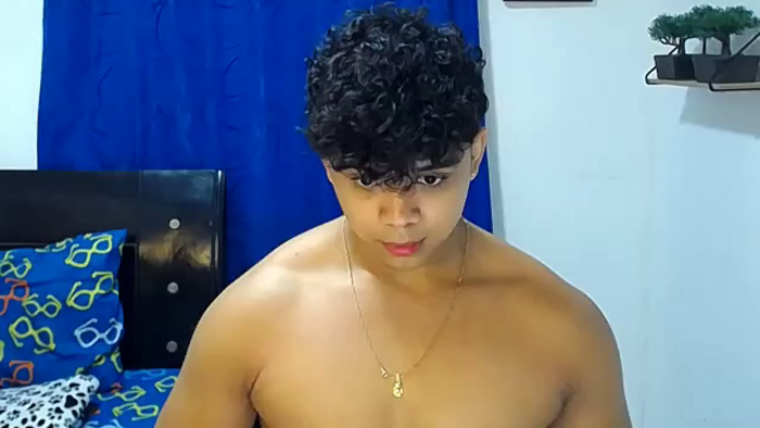 noah-prada