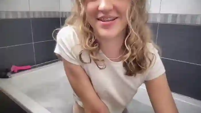 2024/10/10/flirt4free-nadya-blue-21-56-55