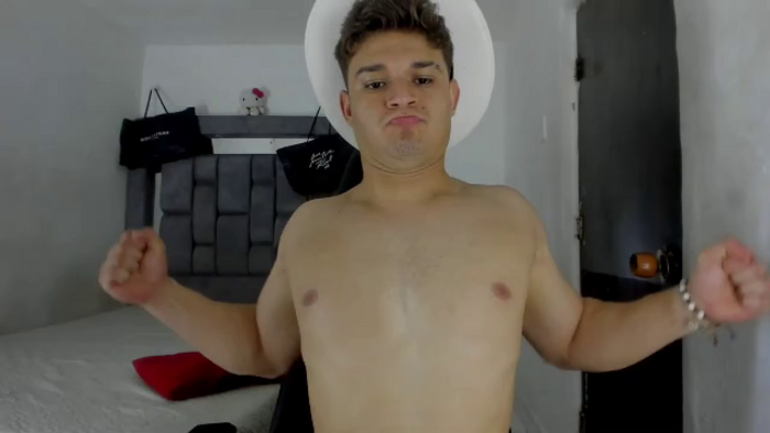 oliver-whitee