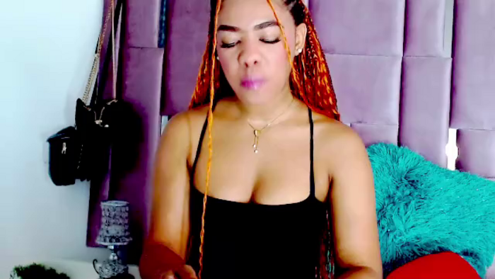 nahomy-jones