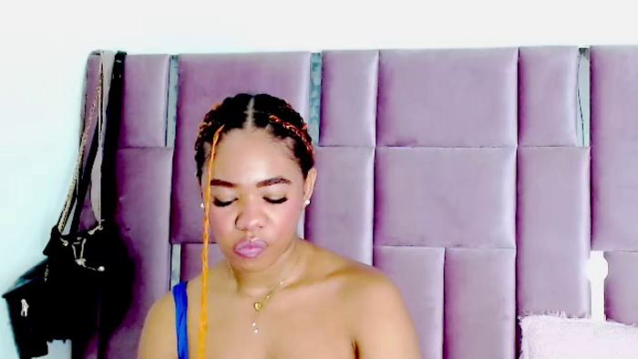 nahomy-jones