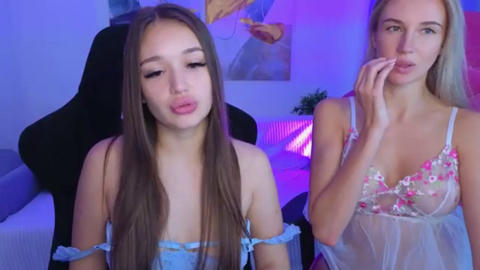 megan-and-vanessa
