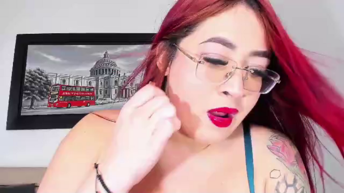 nikiita-red