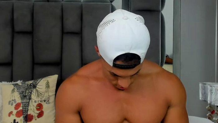 mat-strong