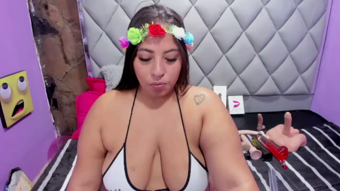 luisana-boobs