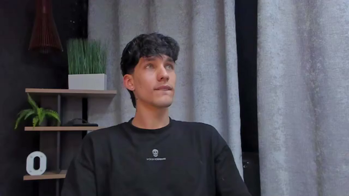 noah-brigth