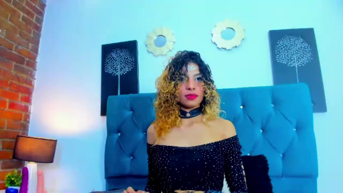 petite-ariana