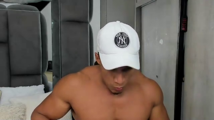 mat-strong