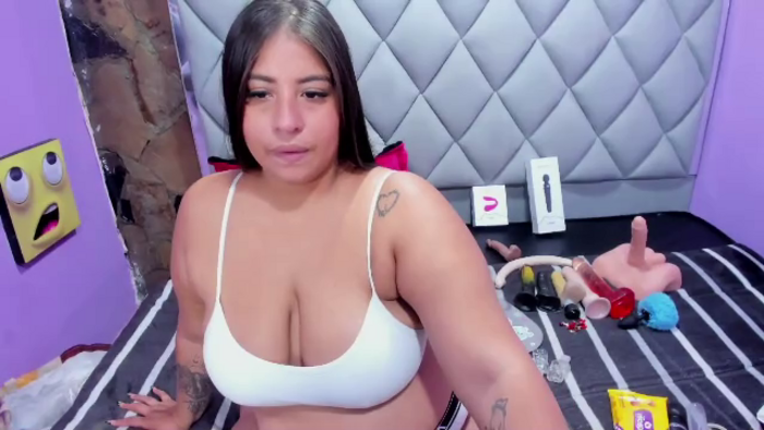 luisana-boobs