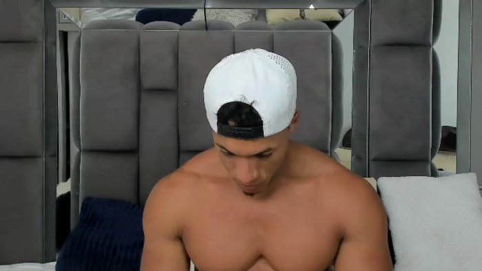 mat-strong