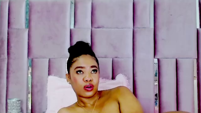 nahomy-jones