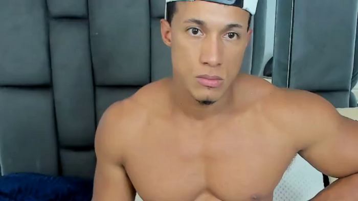mat-strong
