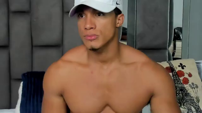 mat-strong