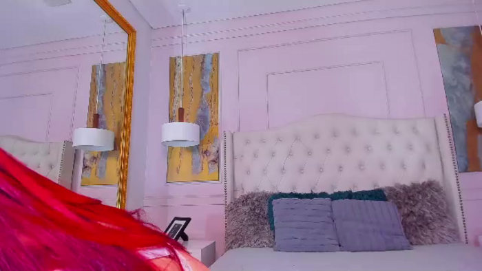 nikiita-red