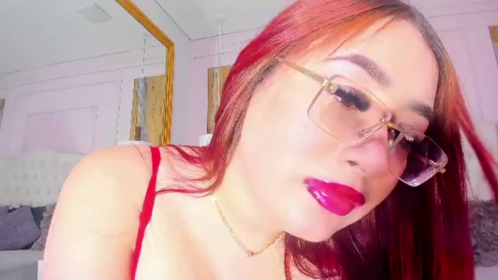 nikiita-red